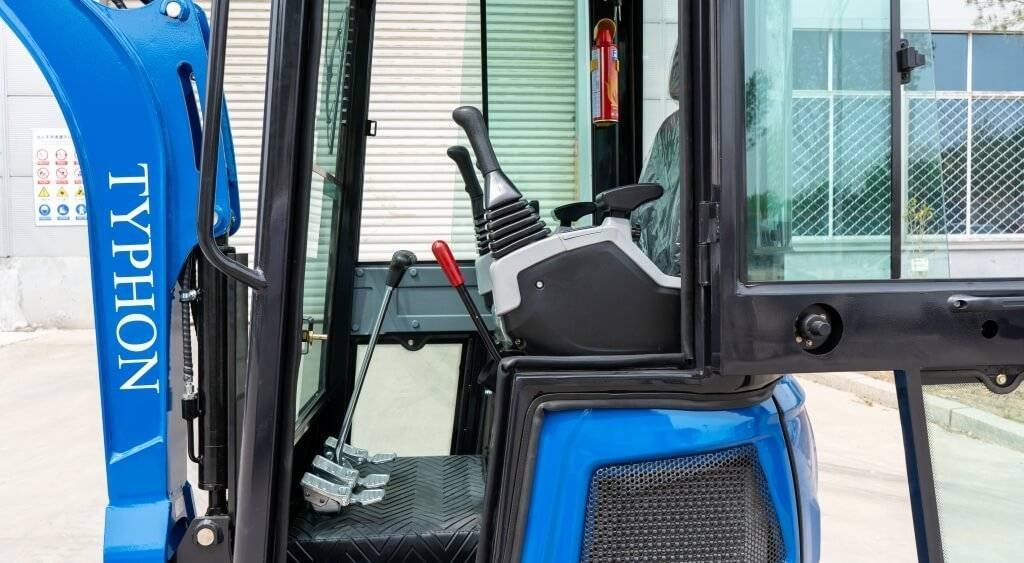 18-FLEX-PRO-1.8-Ton-Mini-Excavator-4.jpg 18-FLEX-PRO-1.8-Ton-Mini-Excavator-4.jpg