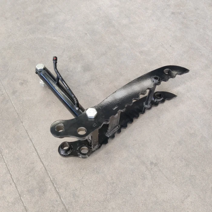 Budget-Style-Hydraulic-Thumb-Clip1-scaled-1.webp