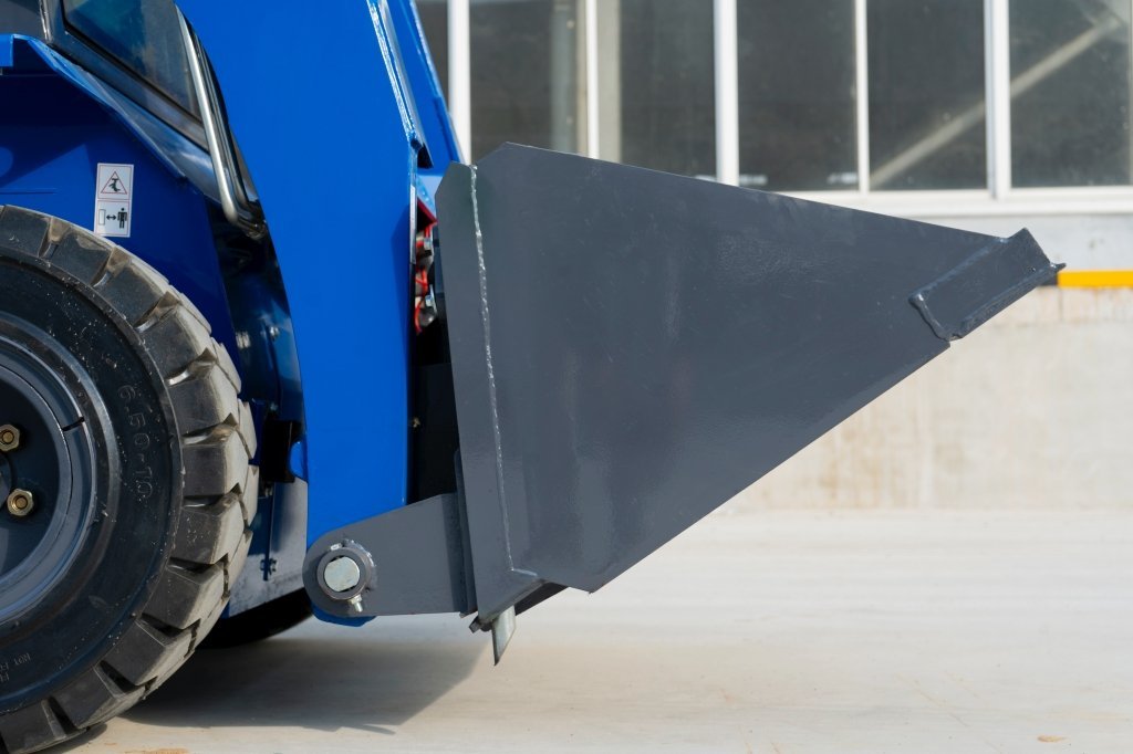 Mini-Skid-Steer-Kubota-D1105-Diesel-10.jpg Mini-Skid-Steer-Kubota-D1105-Diesel-10.jpg