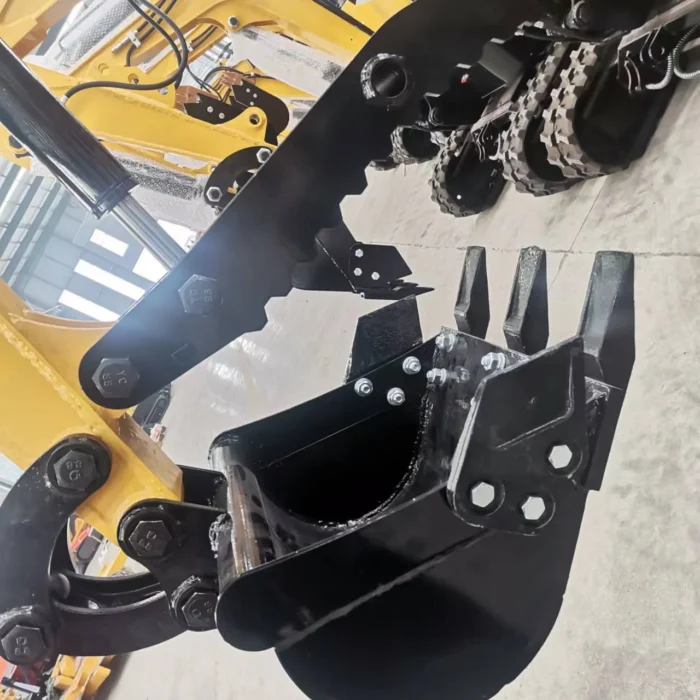 TYPHON-Attachments-Hydraulic-Thumb-Clip5.webp