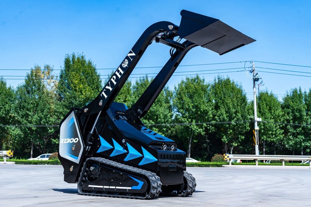 TYPHON-STOMP-X130012.jpg TYPHON-STOMP-X130012.jpg