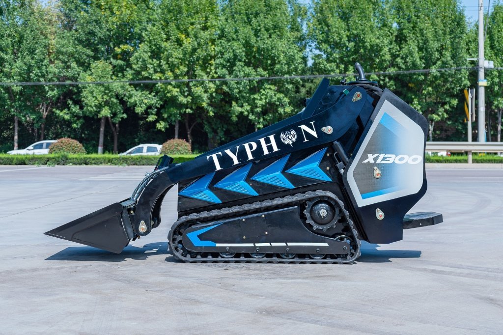 TYPHON-STOMP-X13008.jpg TYPHON-STOMP-X13008.jpg