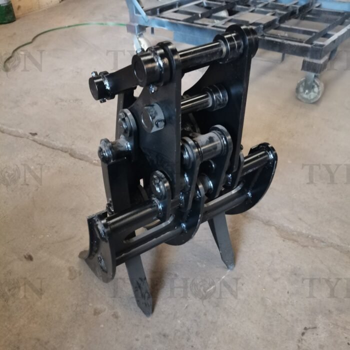 Wide-Opening-Grabber-For-2-to-3.5-ton-Diggers1-scaled-1.jpg
